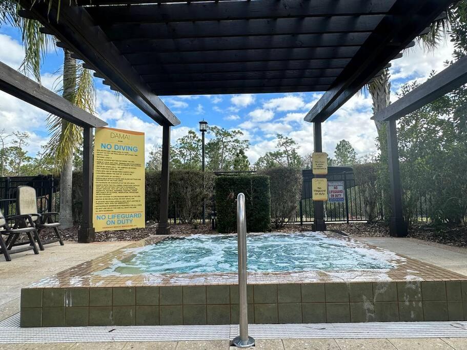 Holiday home Cozy & Elegant 4br Enchanted Townhouse - 1 Mile To With Pool, Gym, & Jacuzzi Orlando