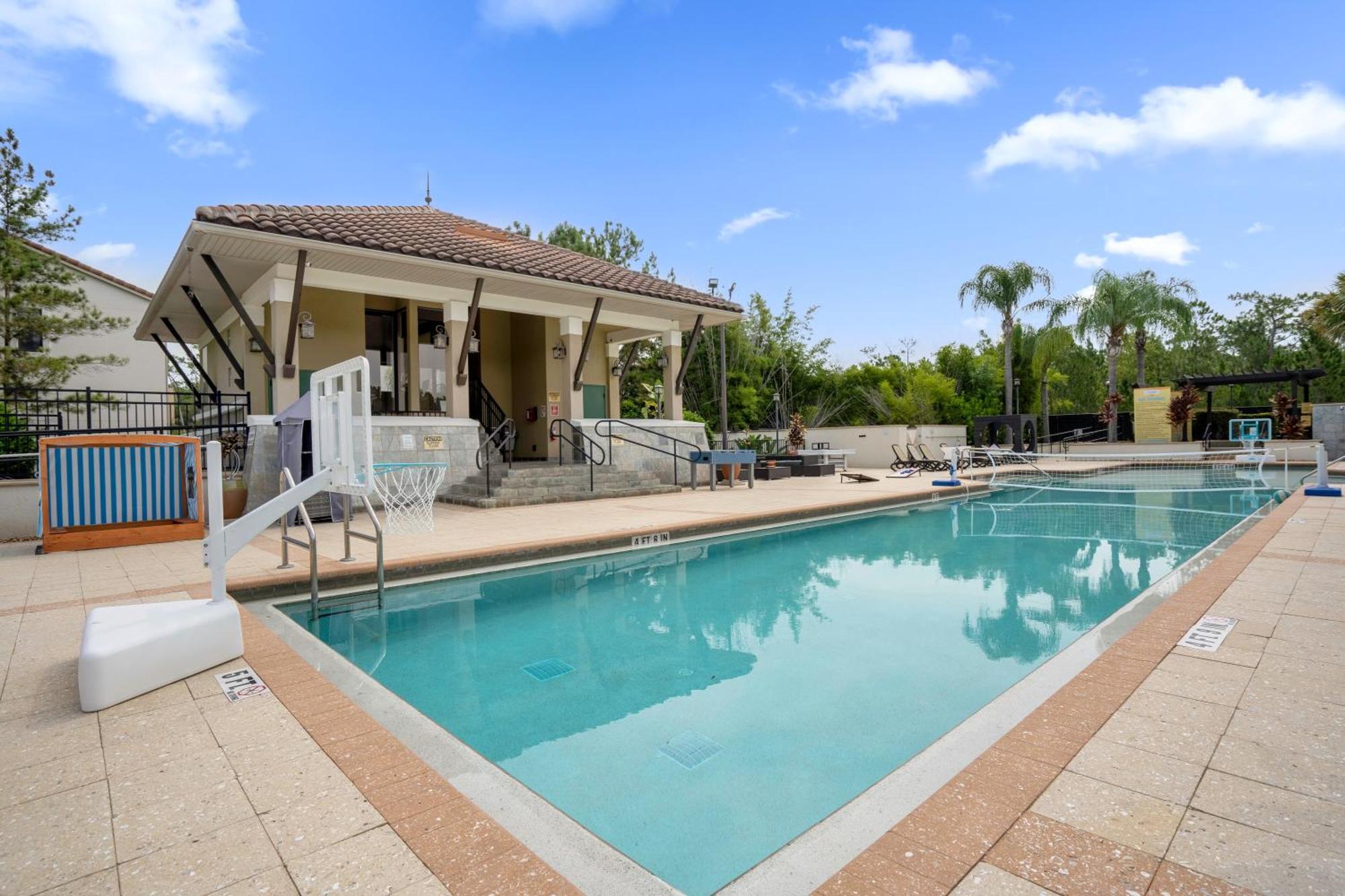Cozy & Elegant 4br Enchanted Townhouse - 1 Mile To With Pool, Gym, & Jacuzzi Holiday home Orlando