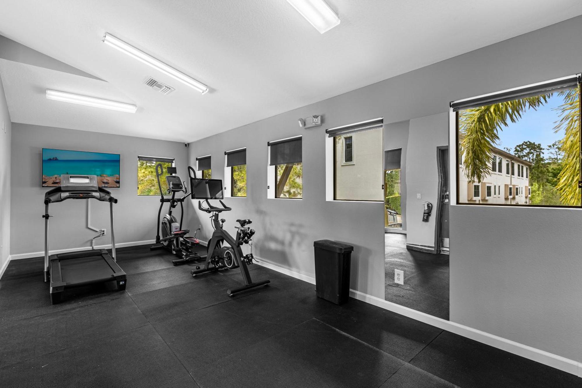 Holiday home Cozy & Elegant 4br Enchanted Townhouse - 1 Mile To With Pool, Gym, & Jacuzzi *