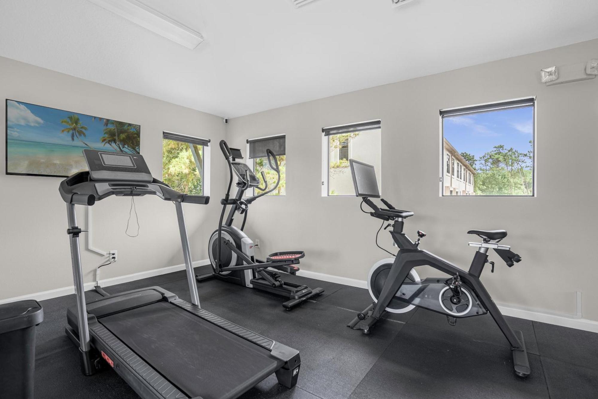 Cozy & Elegant 4br Enchanted Townhouse - 1 Mile To With Pool, Gym, & Jacuzzi Holiday home Orlando