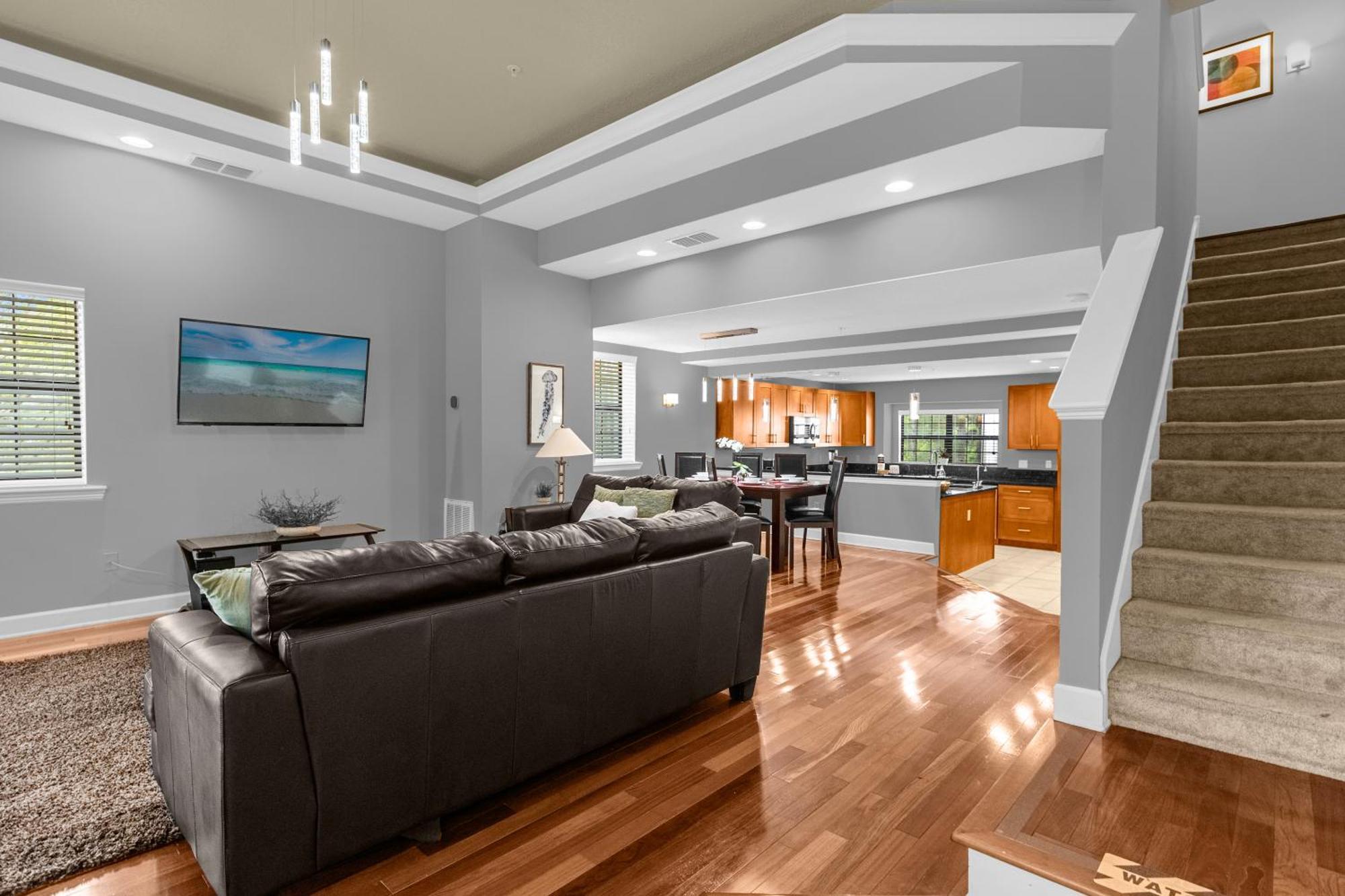 Holiday home Cozy & Elegant 4br Enchanted Townhouse - 1 Mile To With Pool, Gym, & Jacuzzi