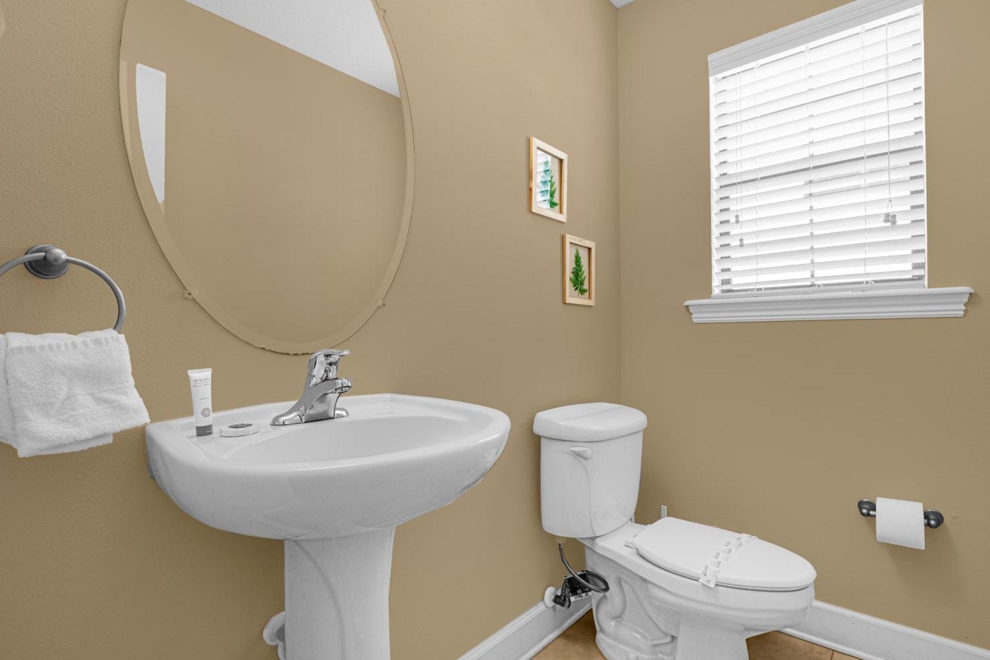 Holiday home Cozy & Elegant 4br Enchanted Townhouse - 1 Mile To With Pool, Gym, & Jacuzzi Orlando