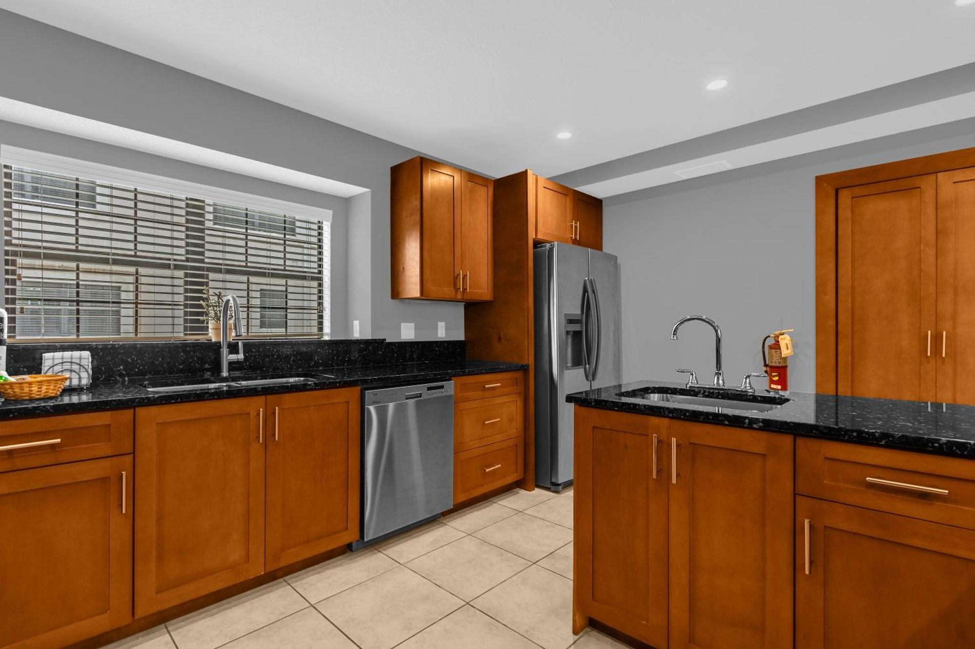 Holiday home Cozy & Elegant 4br Enchanted Townhouse - 1 Mile To With Pool, Gym, & Jacuzzi Orlando